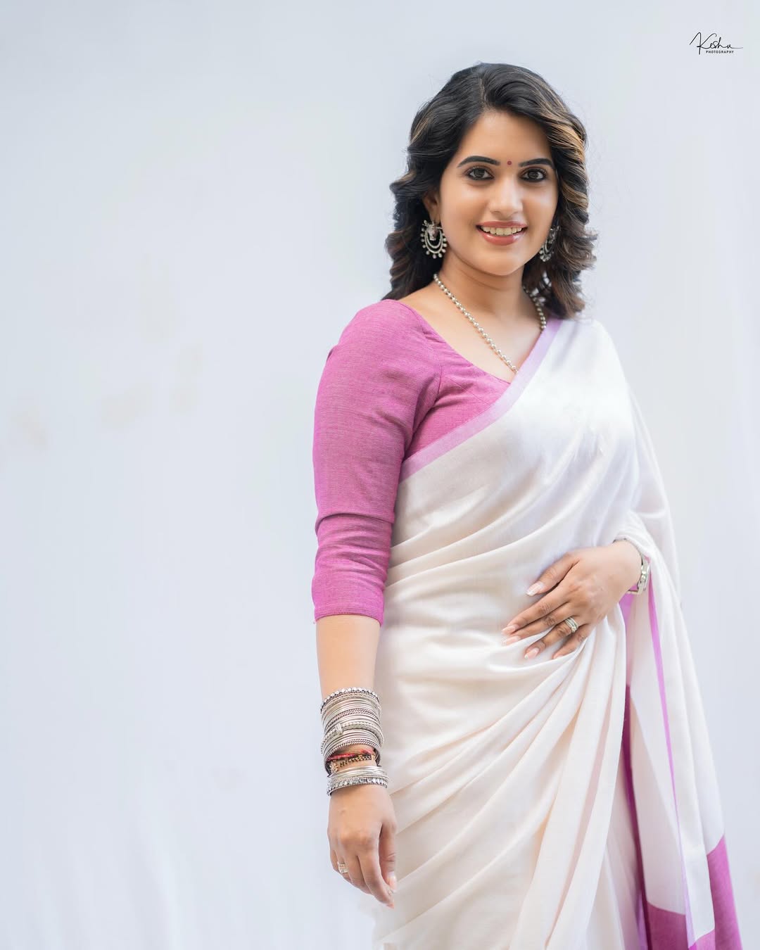 Anchor sravanthi chokarapu (3)