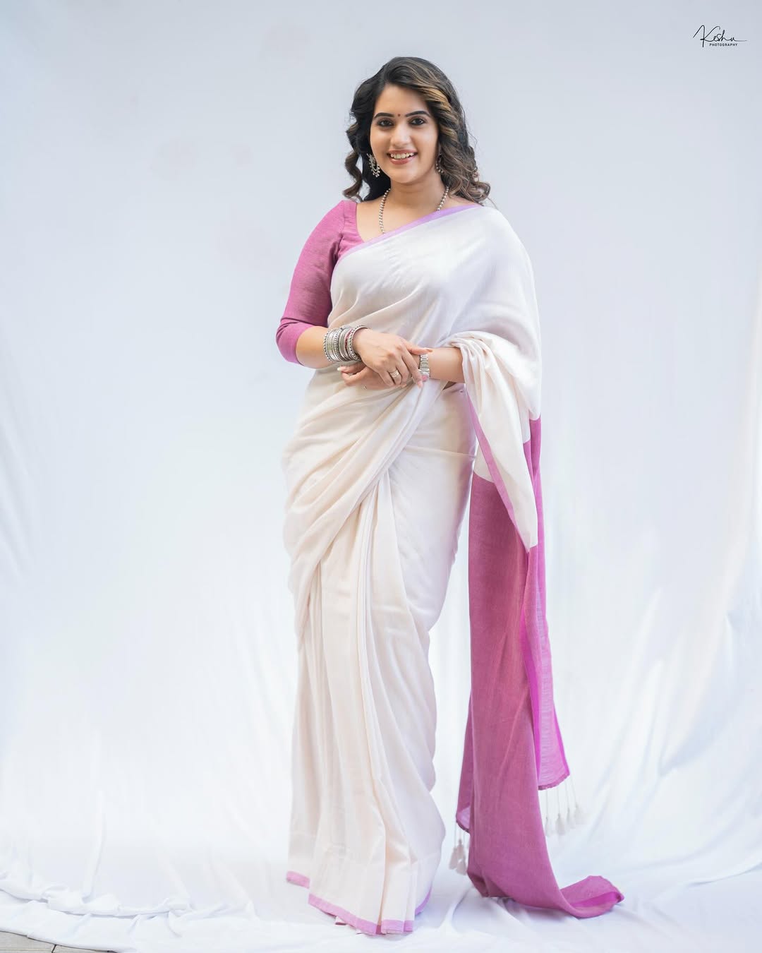 Anchor sravanthi chokarapu (4)