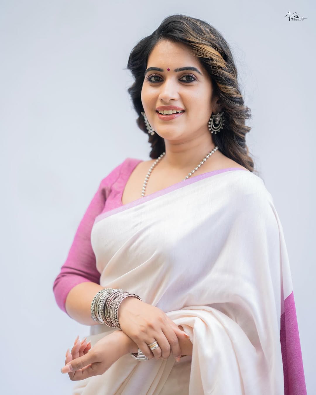 Anchor sravanthi chokarapu (6)