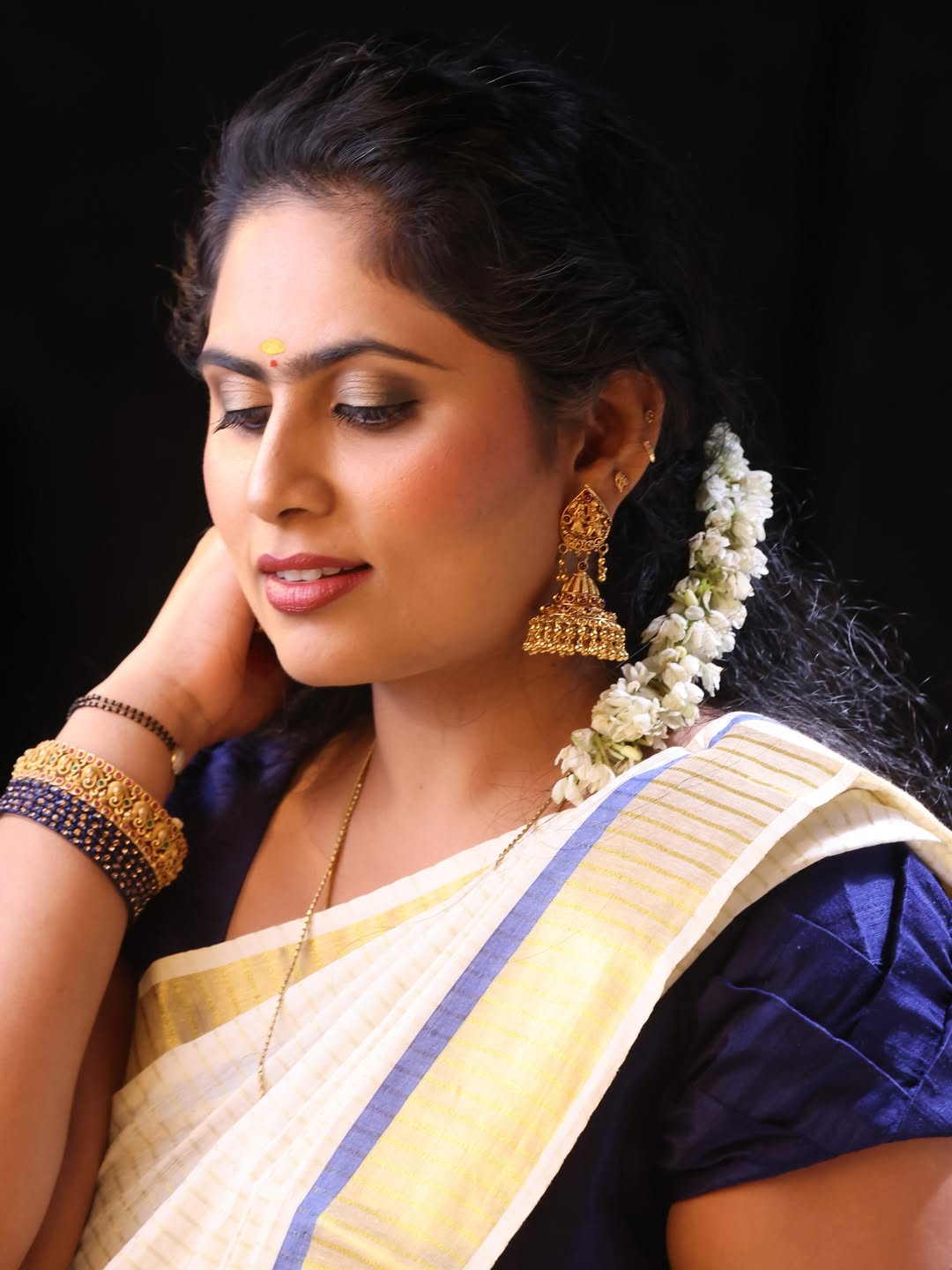 Dil Raju wife Tejaswini (9)