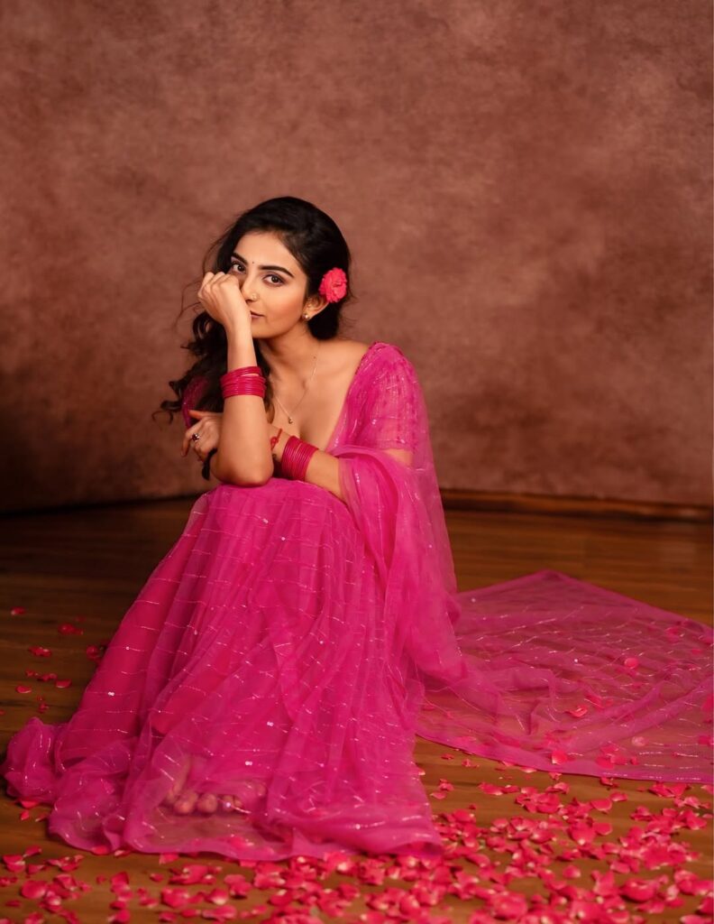 ananya pink saree pics viral