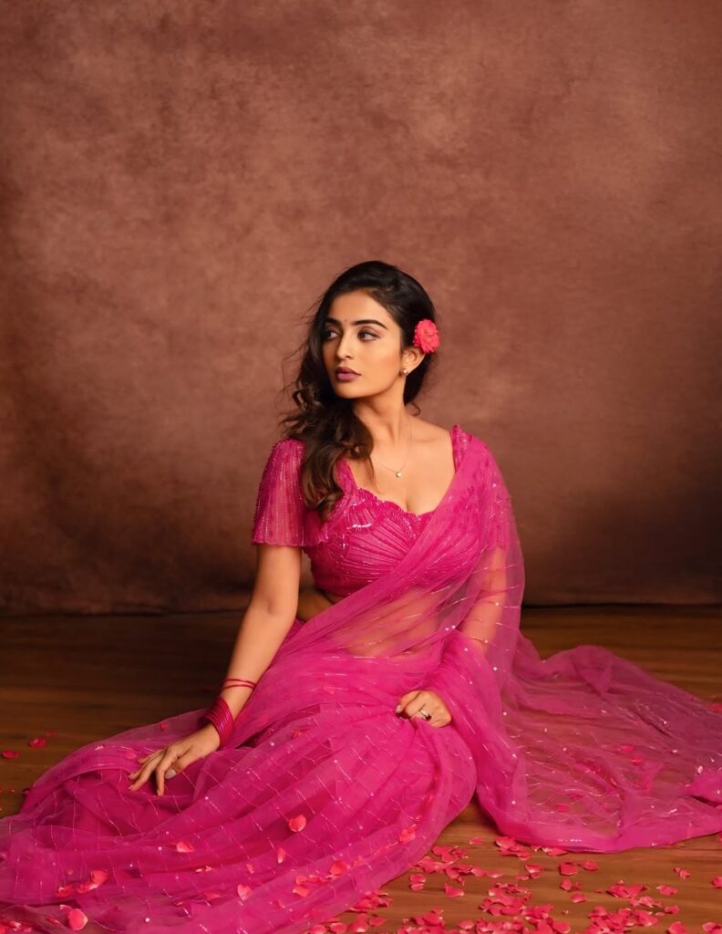 ananya pink saree pics viral