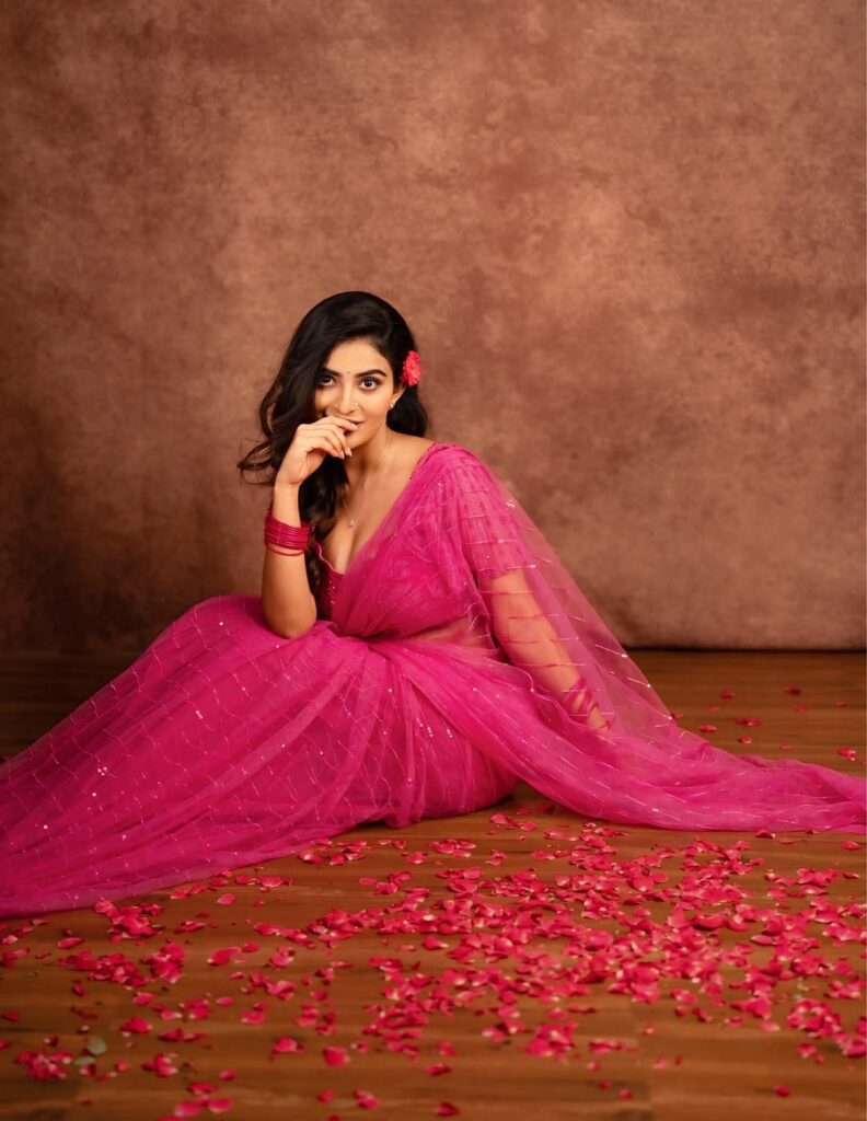 ananya pink saree pics viral