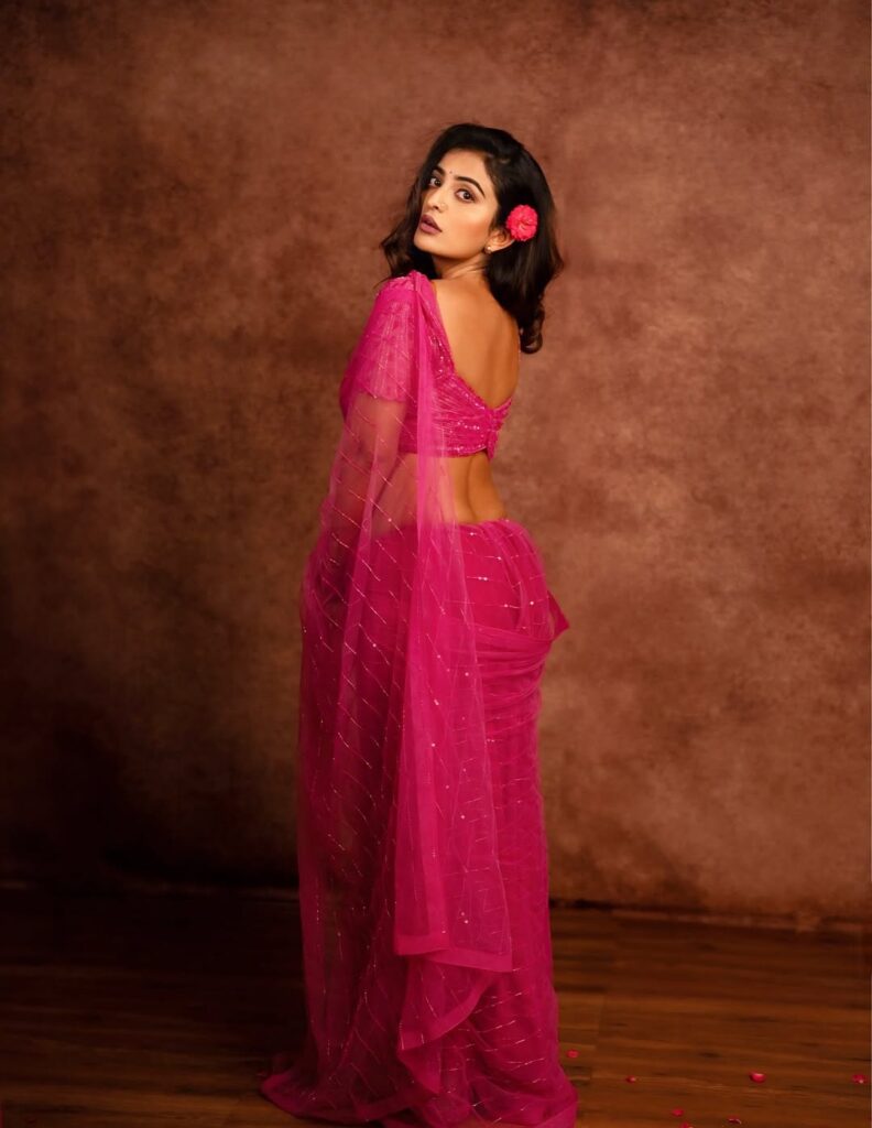 ananya pink saree pics viral