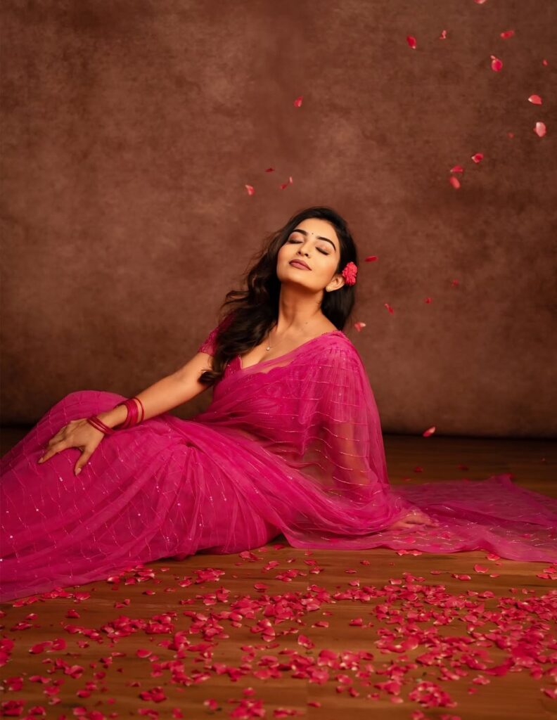 ananya pink saree pics viral
