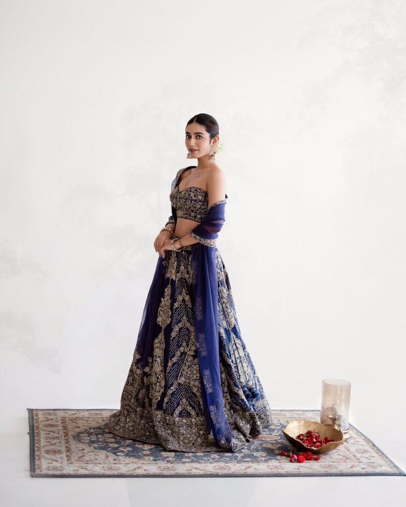priya p varrior photos viral