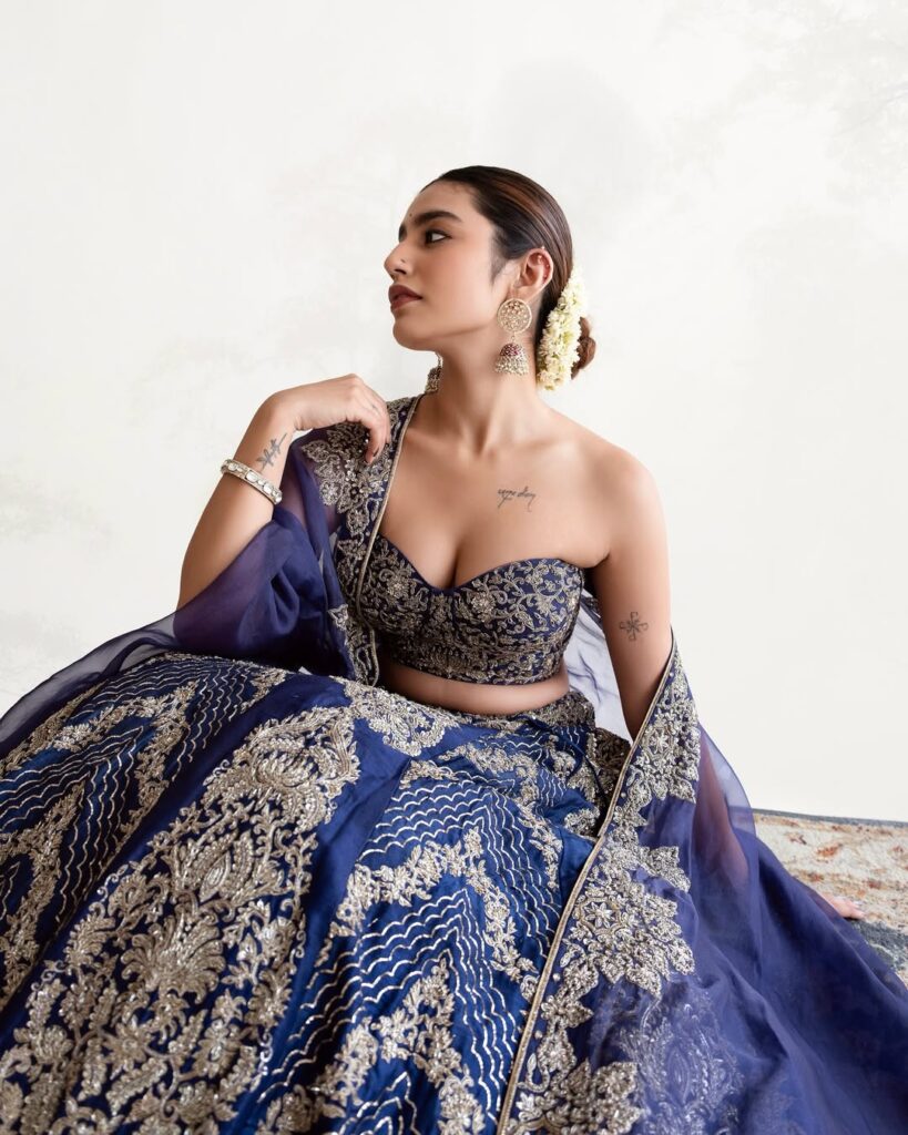 priya p varrior photos viral