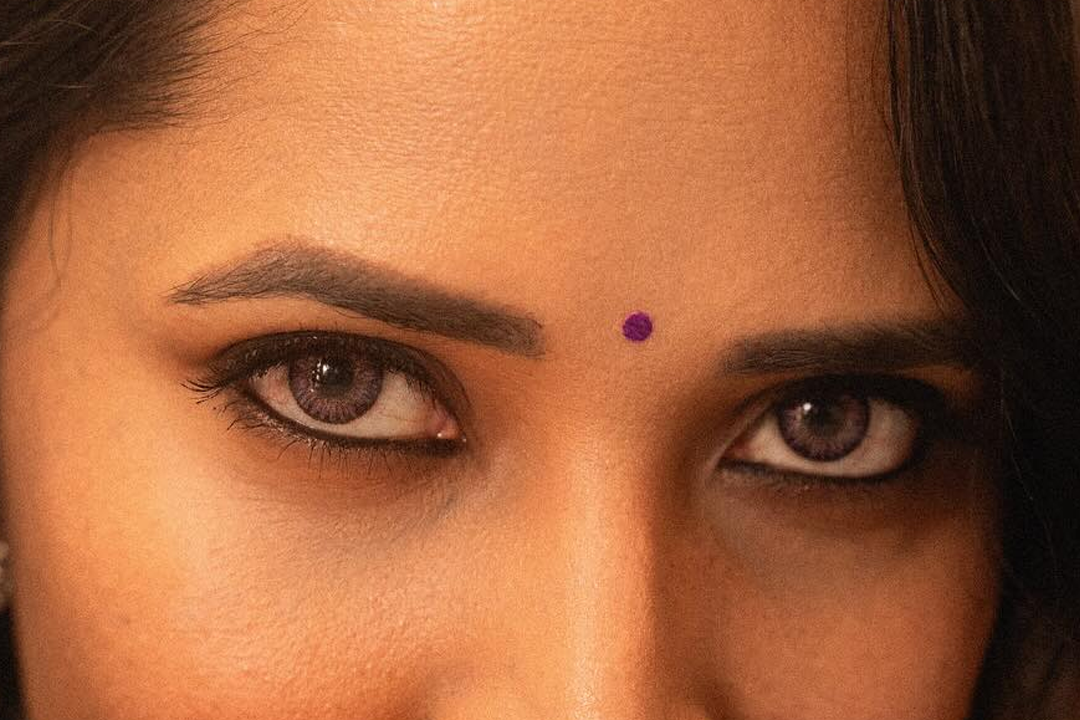Anasuya : చూపుల్తో గుచ్చి.. గుచ్చి.. చంపకే….